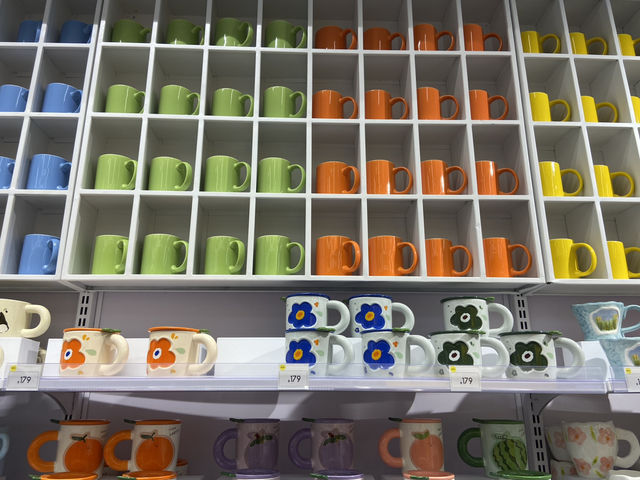 ส่องร้าน KKV Lifestore Tha Phra