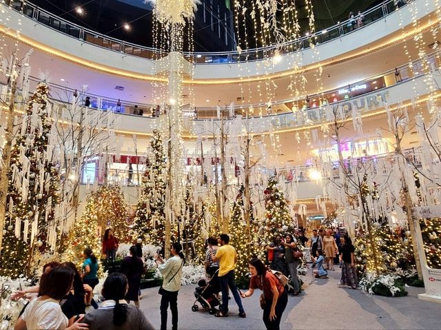 A Christmas encounter at Mid Valley Megamall