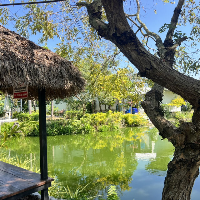สวนแววอรุณ คาเฟ่  ร้านอาหาร ที่พัก