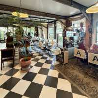 Adamus Cafe by the River ฮาลาล