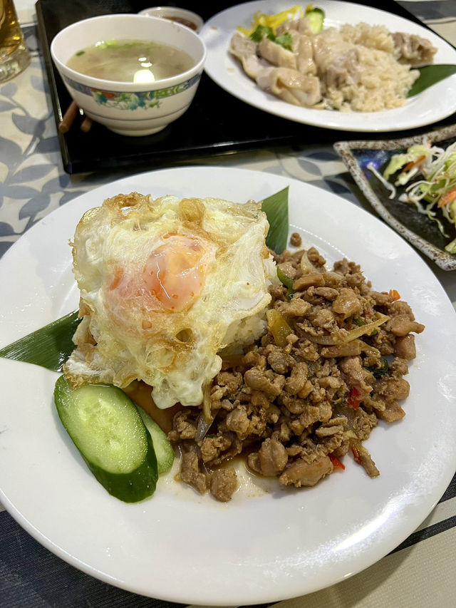 Authentic Thai Flavors at Keuy Chiang Mai🇹🇭