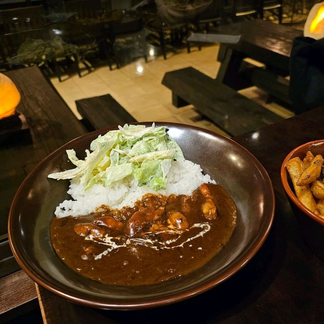 [鎌倉]絶品カレーや名物シーフードサラダが有名なハワイアンレストラン[モアナマカイ珊瑚礁]