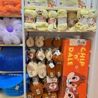 ชอปปิ้งสินค้าสุดคิ้วที่ Moshi Moshi