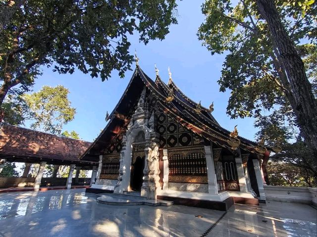 วัดสำคัญของจังหวัดพะเยา ตั้งอยู่บนดอยบุศราคัม