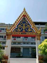 ไหว้พระวัดกลางเก่า จังหวัดสุราษฎร์ธานี