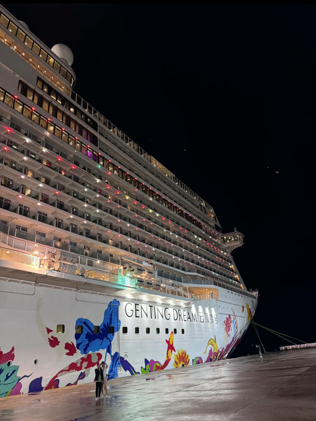 🚢✨ Sail in Luxury with Genting Dream Cruise – A Dream Vacation at Sea! 🌊🏝️