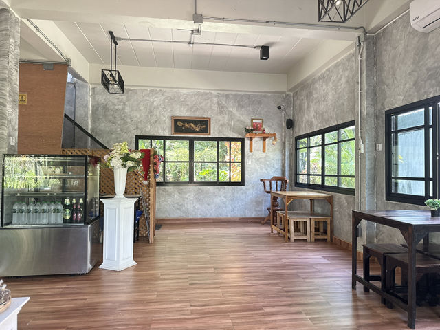 Field cafe ทุ่งหญ้าในป่ายาง