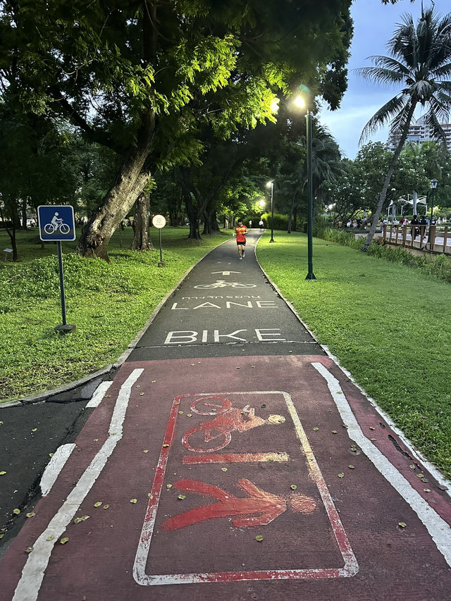 曼谷班嘉奇蒂公園夜跑體驗