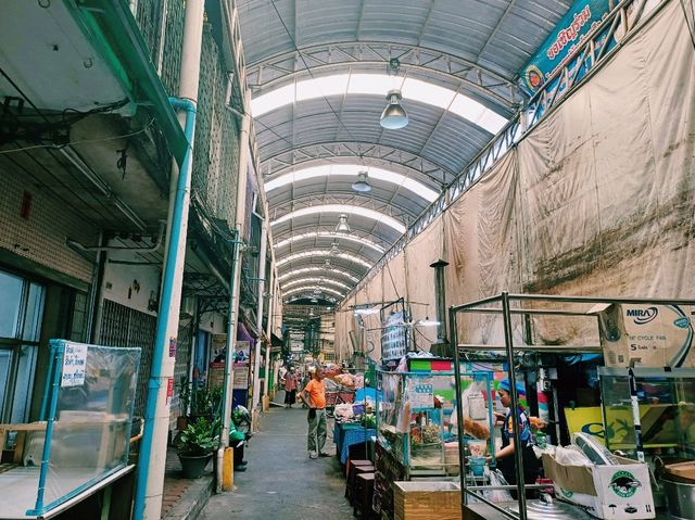 泰國曼谷老城區湄南河古跡建築華人文化寺廟老市場一日遊行程，適合打卡拍照📸祈福