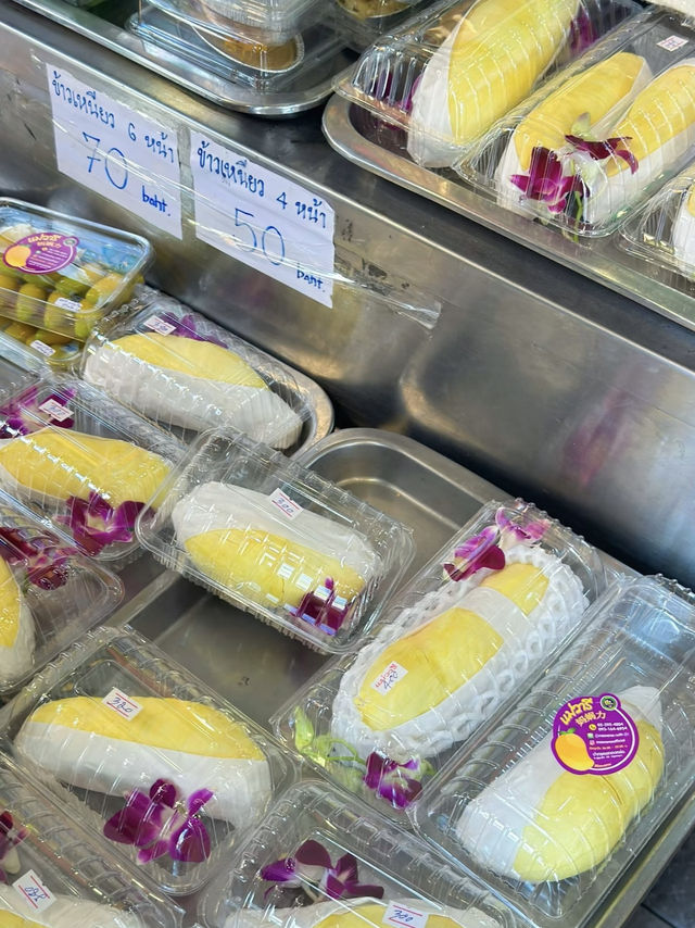 A Sweet Delight at Mae Varee, Thong Lor