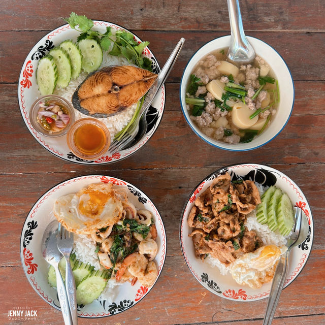  #หลงกะเพรา #ร้านอาหารริมน้ำระยอง #ระยอง 