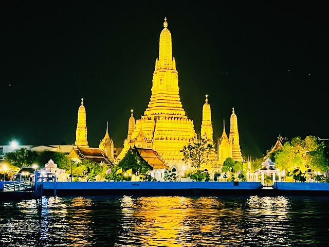 【壮麗な体験】昼も夜も魅了するワット・アルン、絶景と刺激的な冒険！⛩️✨