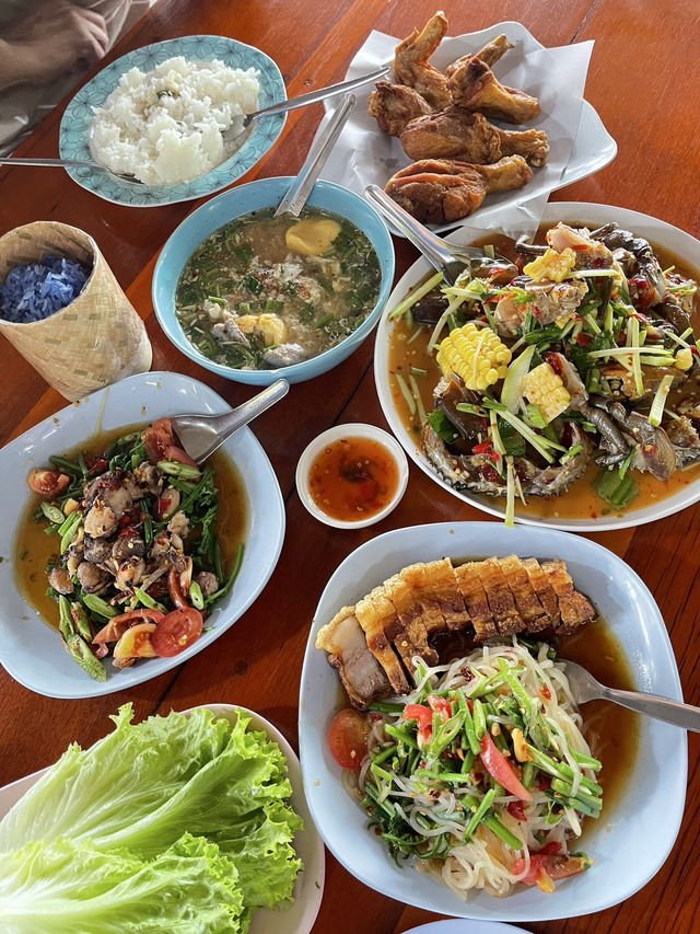 ส้มตำเจ๊ลักษณ์ แหลมสิงห์ จันทบุรี