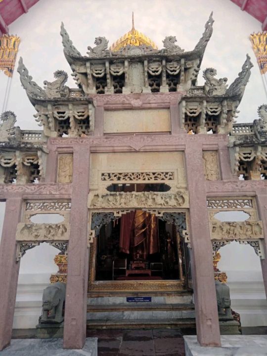 สรงน้ำพระ ก่อเจดีย์ทราย วัดพระเชตุพน✨️