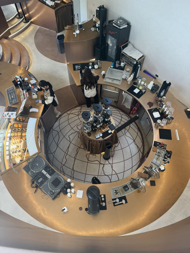 Roll into Rolling Roasters on Ekamai Road
