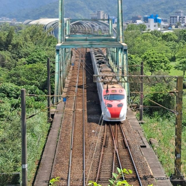 宜蘭｜冬山河的風慢慢、船緩緩
