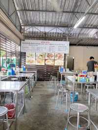 ก๋วยเตี๋ยว ลูกชิ้นปลา เจ้าดังของแปดริ้ว