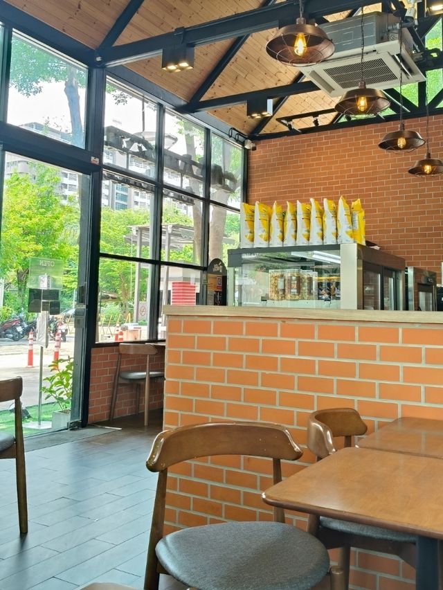 🍸 Café Amazon สาขาศิษย์เก่าจุฬาลงกรณ์