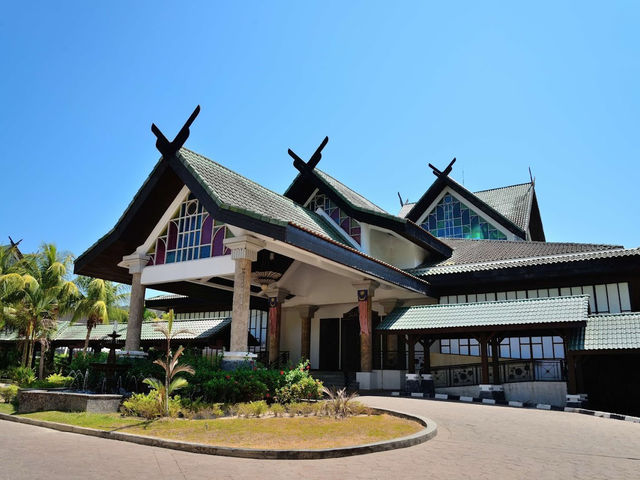 "Galeria Perdana: Where History & Treasures Collide in Langkawi!