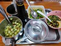 ร้านเด็ด ตำนานหมูแดงหมูกรอบ บ้านโป่ง