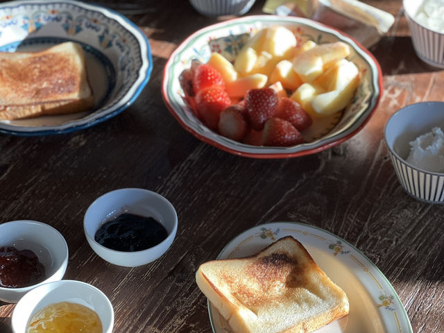 🌿 “오후 다섯시, 시간도 마음도 잠시 멈추는 곳”