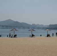 Gwangalli Beach: หาดทรายขาว วิวสะพาน Gwangan