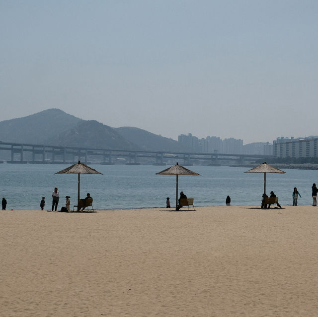 Gwangalli Beach: หาดทรายขาว วิวสะพาน Gwangan