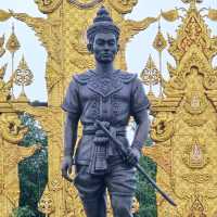 อนุสาวรีย์พ่อขุนเม็งรายมหาราช 
