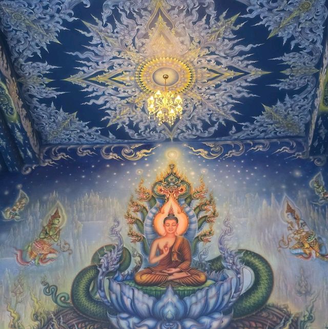  วัดร่องเสือเต้น Blue Temple