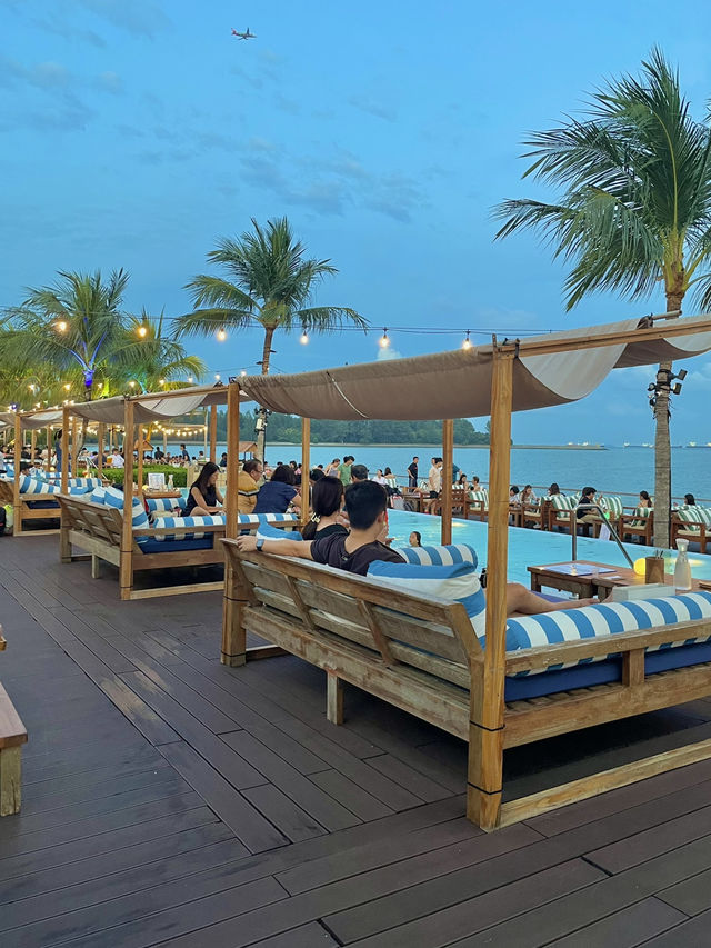 Chill Evening at Stella Seaside Lounge