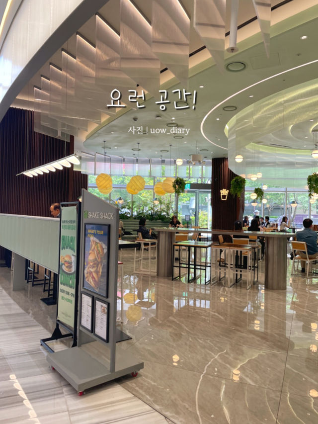쇼핑도 하고🛍️ 맛있는 버거를 먹기 좋은 곳 🍔