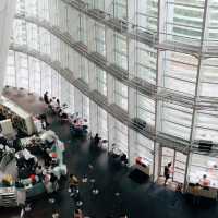 The National Art Center แค่เดินดูตึกก็คุ้มแล้ว