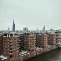 Exploring Hamburg’s Historic Town Hall & Surrounding Gems