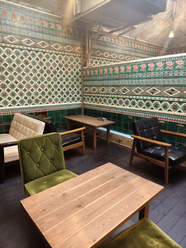 京都100年歷史澡堂改建而成的cafe