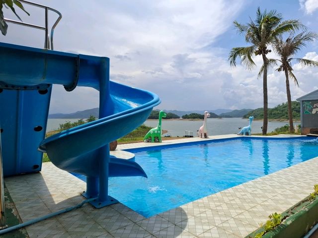 ร้านอาหารชายหาด แก่งกระจาน