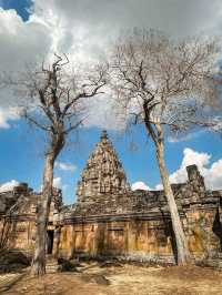 Ancient Ruins & Epic Vibes