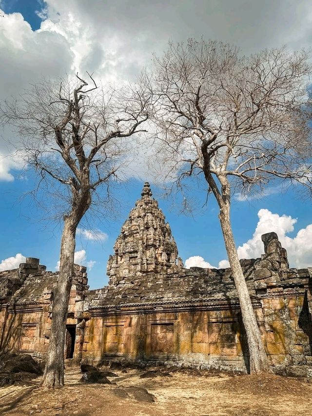 Ancient Ruins & Epic Vibes