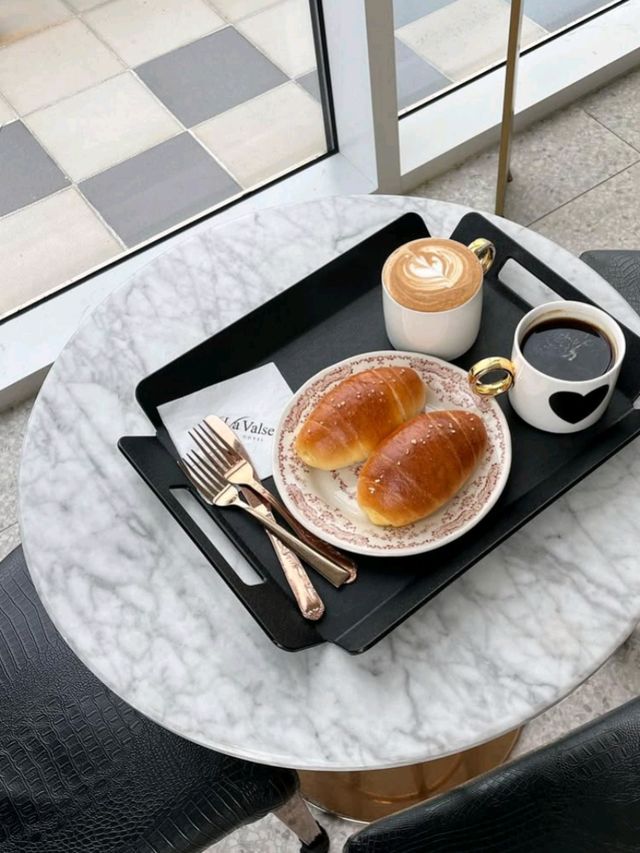 🌆 Serenity by the Sea – Lavalse Hotel Busan  🌊🏙️