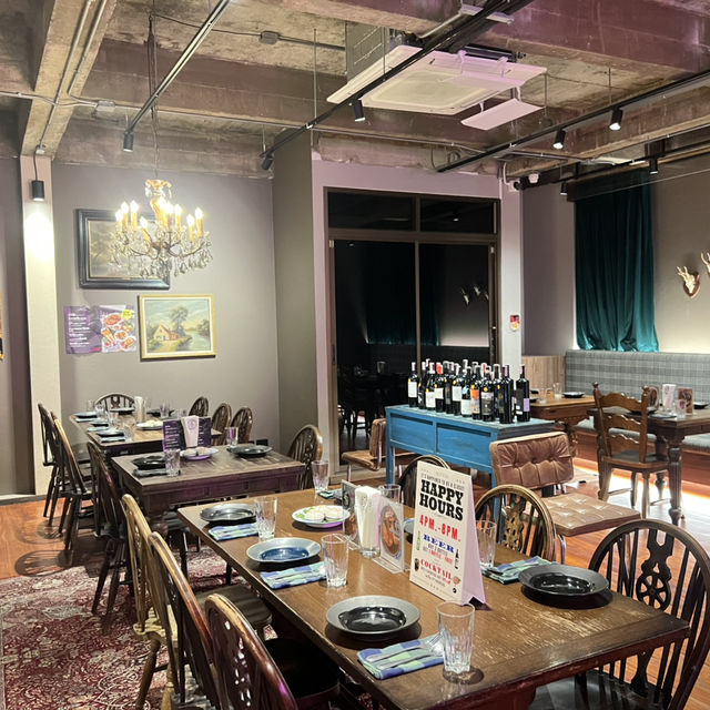 อีกา สาทร Café&Restaurant