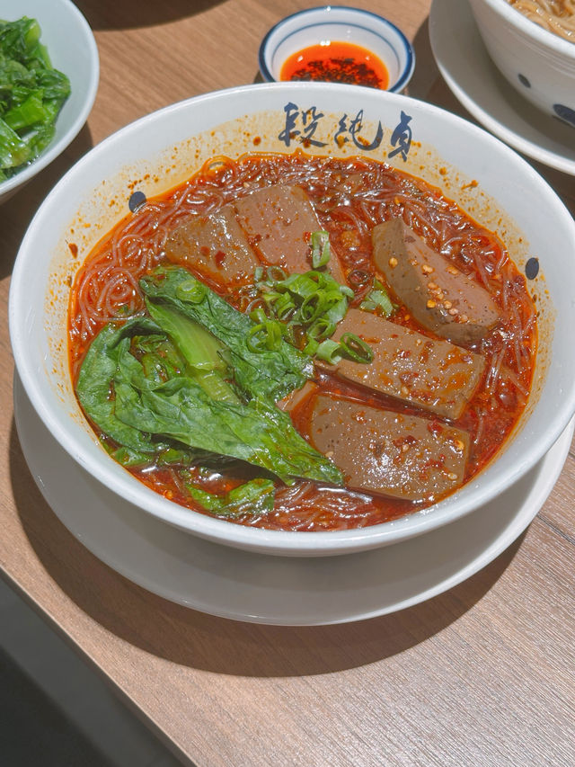 台灣過江龍麵店
