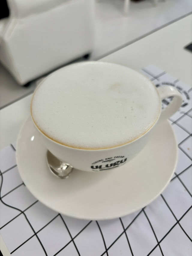 【灣仔】ULURU：黑白歐陸風藝術主題cafe