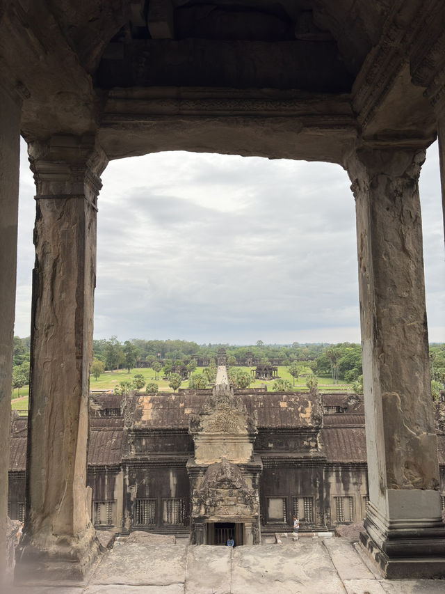 Angkor Wat: A Journey Through Time🛕🇰🇭