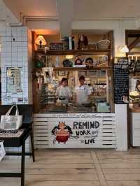 This That Bakery Cafe