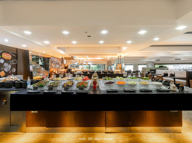 พักผ่อนหรูริมเจ้าพระยา ณ Royal Orchid Sheraton