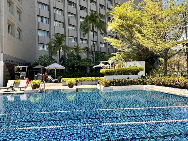 Makati Shangri-La Manila