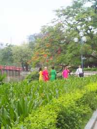 Roam around ย่านชิค ๆ ในฮานอย