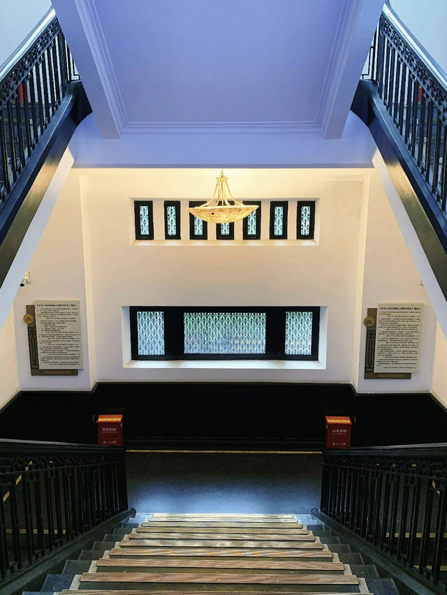 Mingfu Library – Shanghai’s Hidden Scientific Gem  
