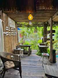 คาเฟ่เล็กๆทางไปเขาค้อ วิวสวยมากกก ⛰️🍵