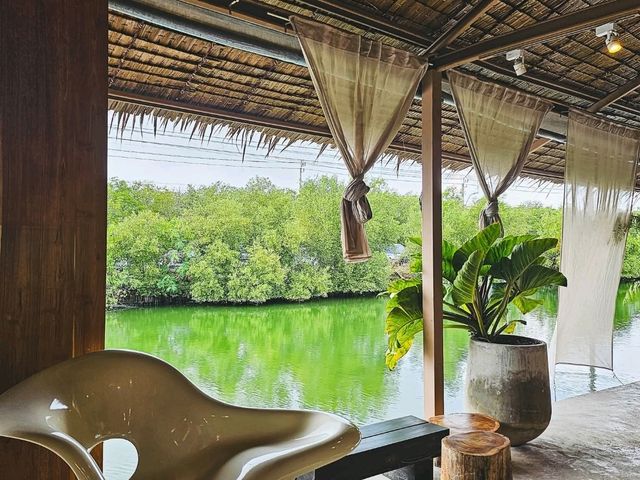 🏖☕️คาเฟ่สุดชิลล์กลางน้ำย่านบางขุนเทียน