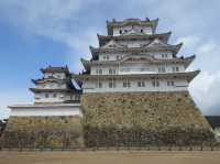 🏯 “White Heron Dreams: A Day at Majestic Himeji Castle”